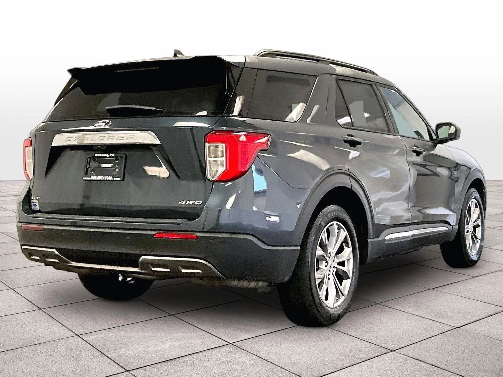 Certified 2022 Ford Explorer XLT w/ Equipment Group 202A AWD/4WD image 11
