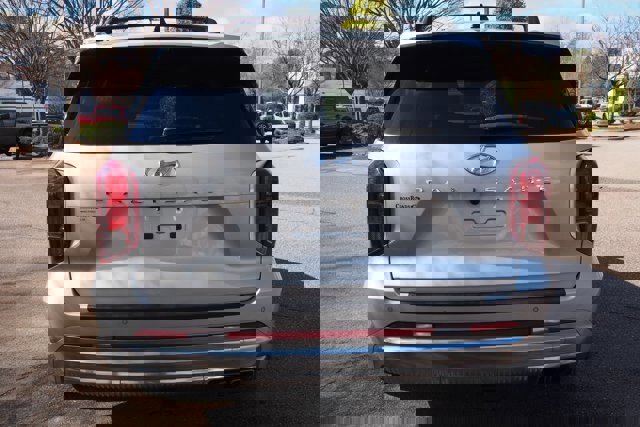 Used 2023 Hyundai Palisade Calligraphy image 4