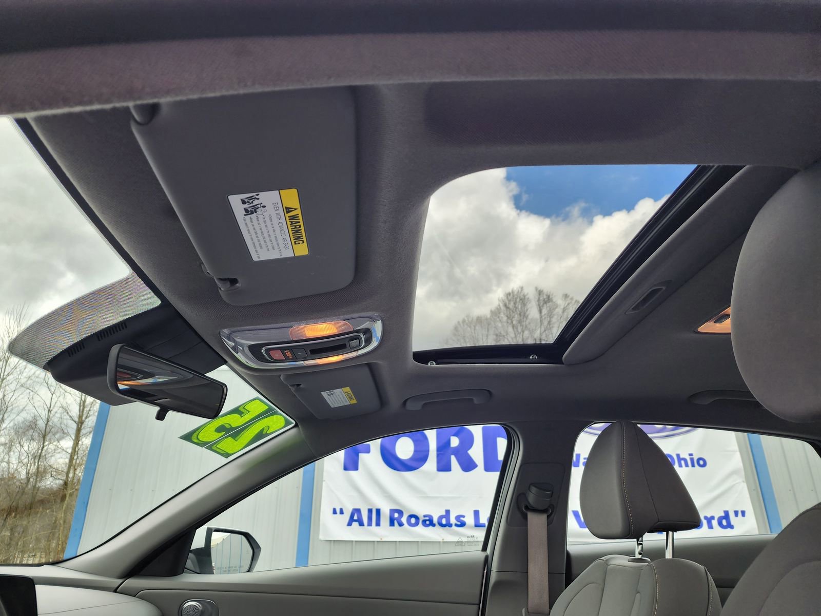 Used 2025 Hyundai Elantra SEL image 21