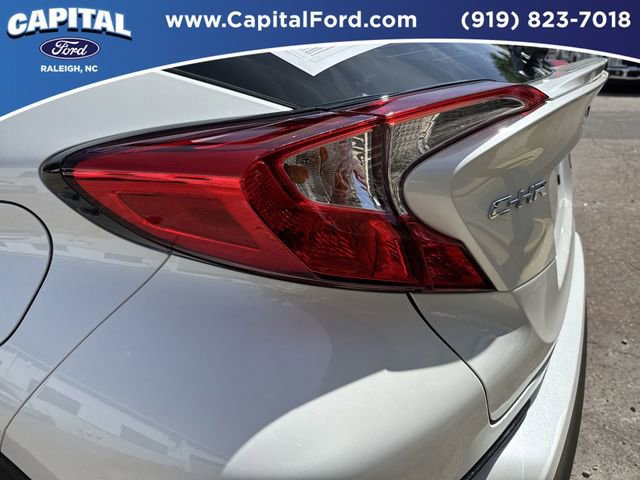 Used 2021 Toyota C-HR XLE image 16