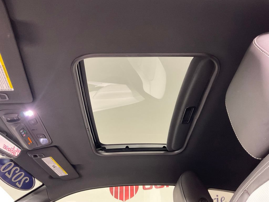 Used 2020 Chevrolet Camaro LT RWD image 16