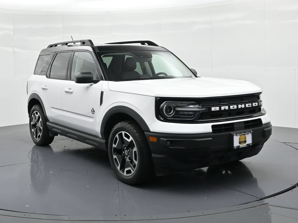 Certified 2022 Ford Bronco Sport Outer Banks w/ Tech Package AWD/4WD image 4