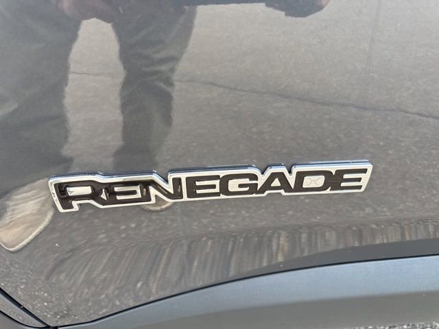 Used 2023 Jeep Renegade Latitude AWD/4WD image 10