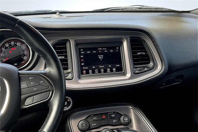 Used 2023 Dodge Challenger SXT image 6