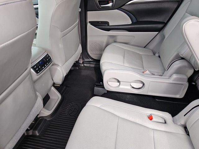 Used 2018 Toyota Highlander Limited Platinum image 7