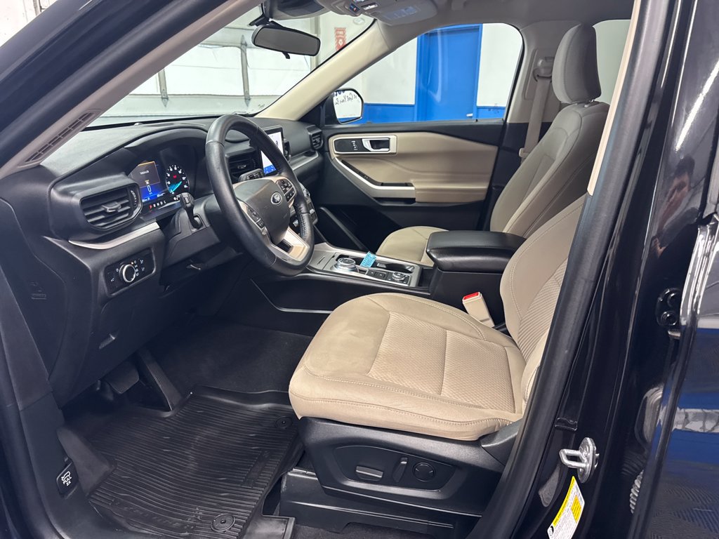 Certified 2023 Ford Explorer XLT AWD/4WD image 9