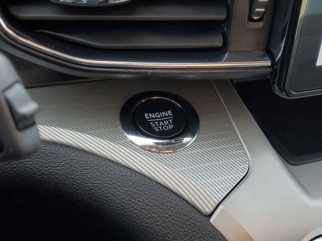 Certified 2022 Ford Explorer XLT w/ Equipment Group 202A image 17