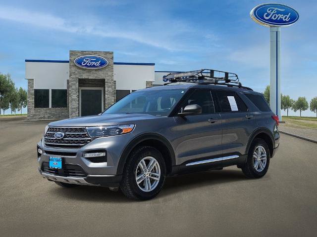 Certified 2024 Ford Explorer XLT w/ Equipment Group 202A AWD/4WD image 3