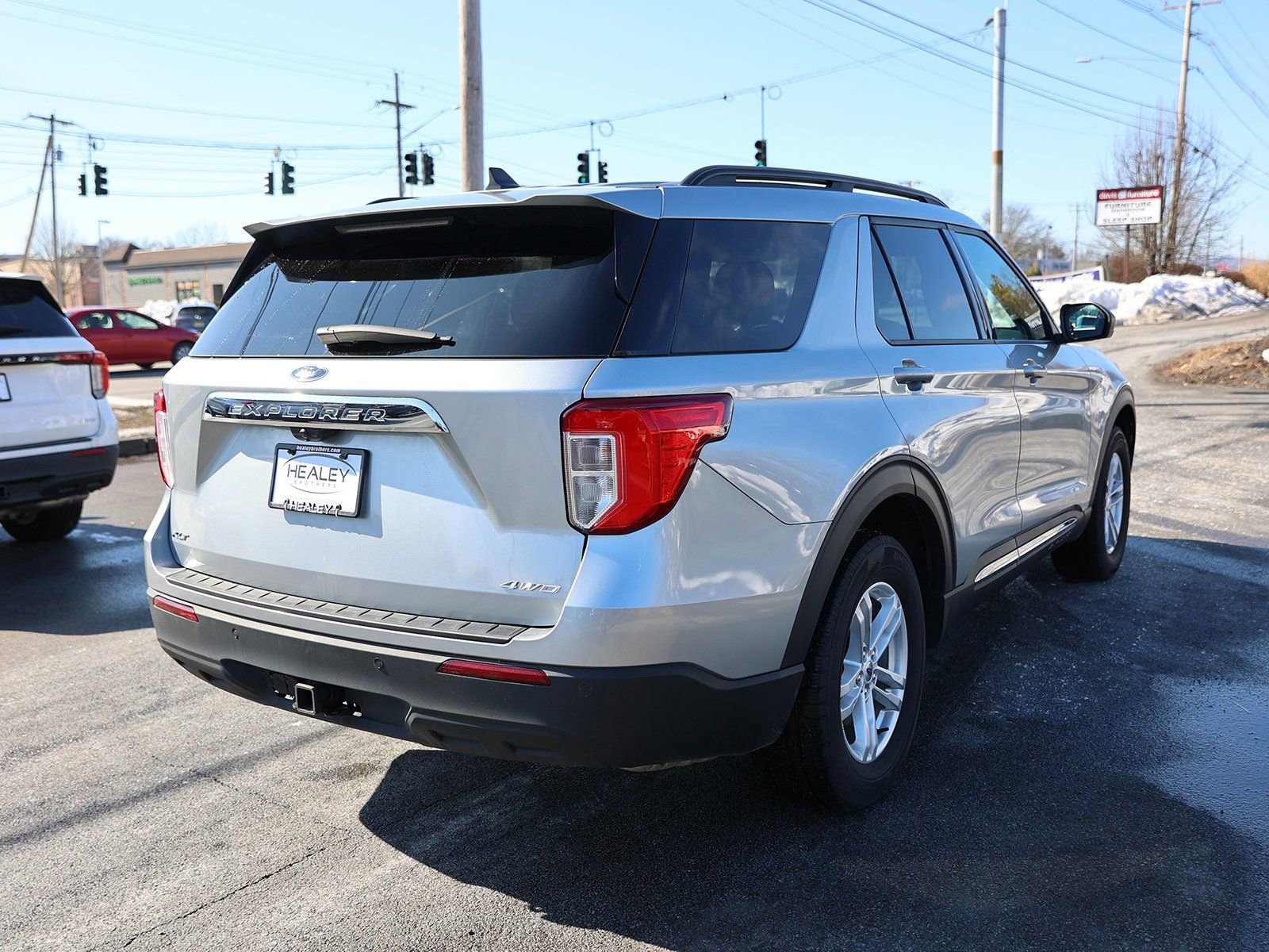Certified 2022 Ford Explorer XLT w/ Class IV Trailer Tow Package image 4