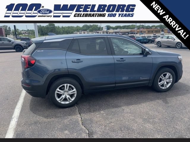 Used 2024 GMC Terrain SLE AWD/4WD image 4