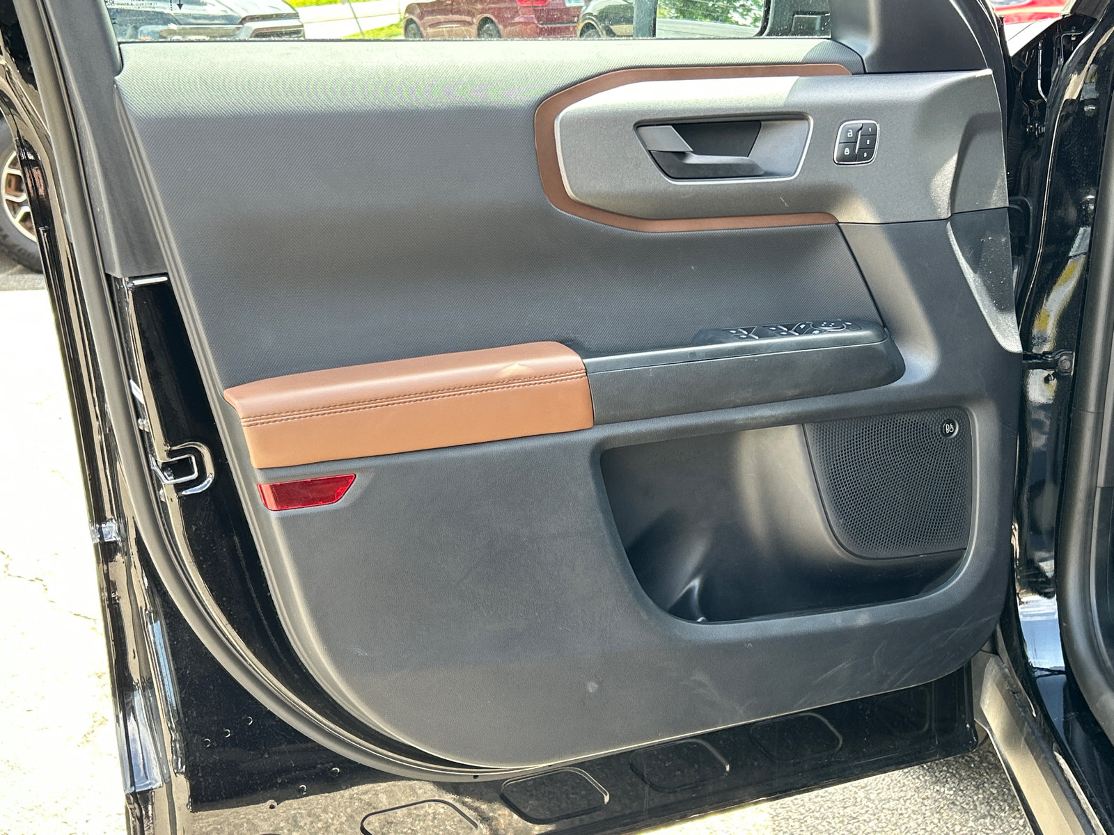 Certified 2025 Ford Bronco Sport Outer Banks w/ Outer Banks Tech Package+ AWD/4WD image 9