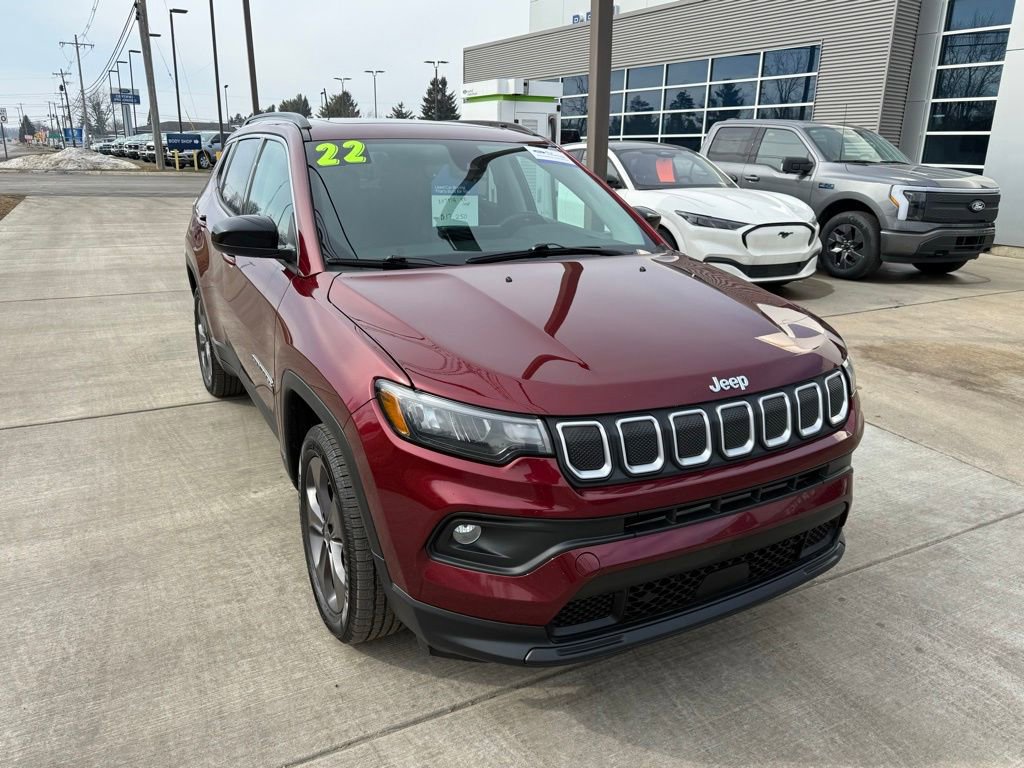 Used 2022 Jeep Compass Latitude w/ Sun and Sound Group image 3