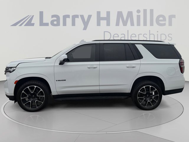 Used 2021 Chevrolet Tahoe RST w/ Luxury Package AWD/4WD image 2