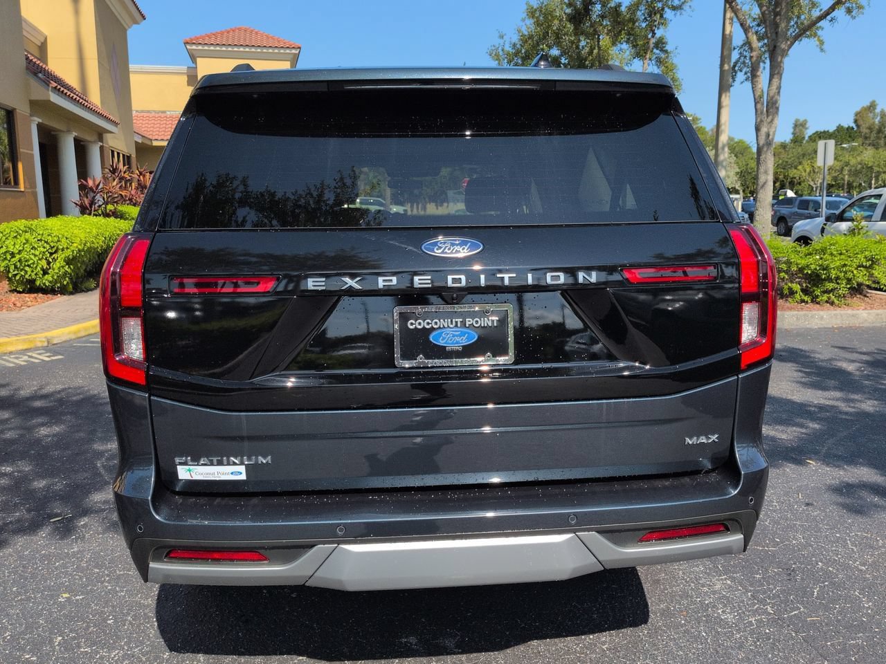 Certified 2025 Ford Expedition Max Platinum w/ Platinum Ultimate Package AWD/4WD image 5