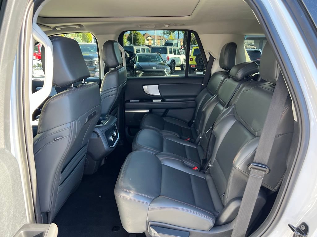 Certified 2025 Ford Expedition Active AWD/4WD image 24