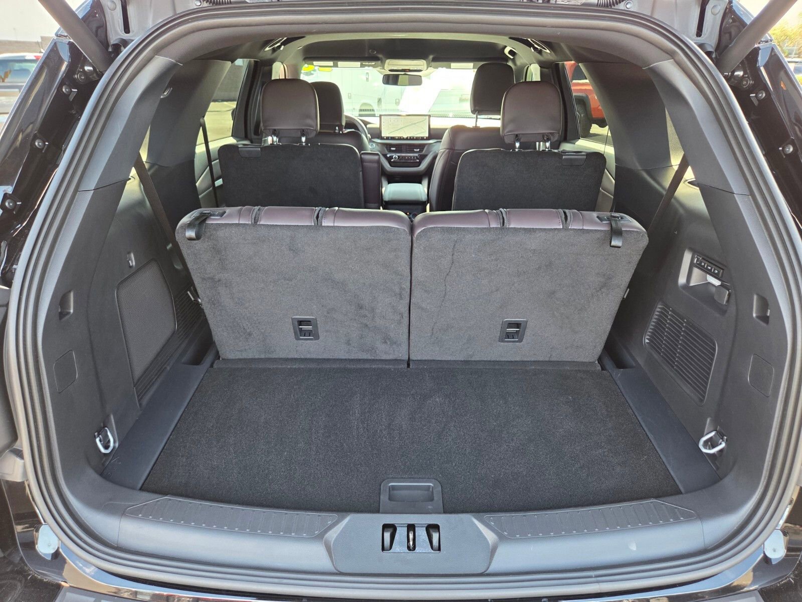 Certified 2026 Ford Explorer Platinum RWD image 14