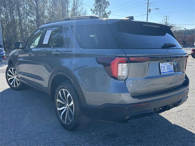 Certified 2025 Ford Explorer ST-Line image 3