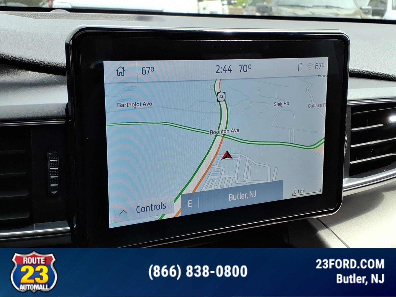 Certified 2022 Ford Explorer XLT w/ Equipment Group 202A AWD/4WD image 16