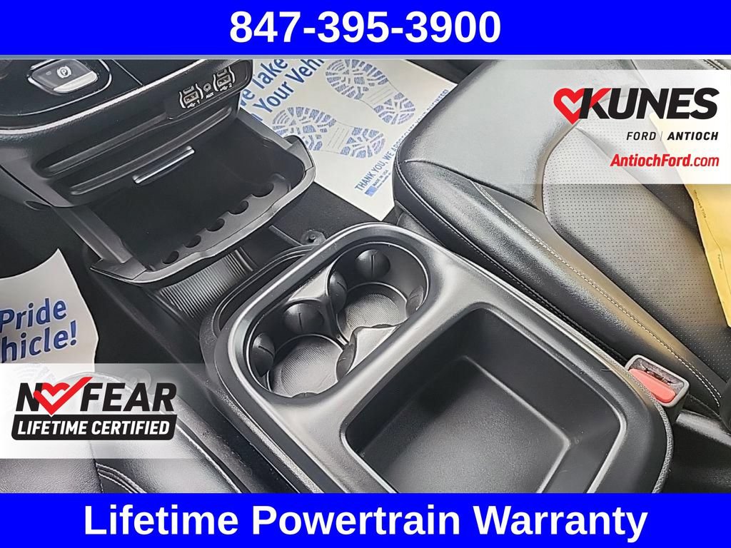 Used 2025 Chrysler Pacifica Select FWD image 32