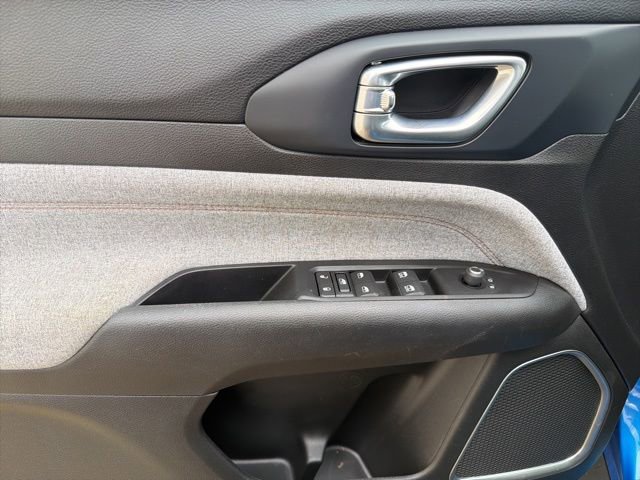 Used 2022 Jeep Compass Latitude image 13