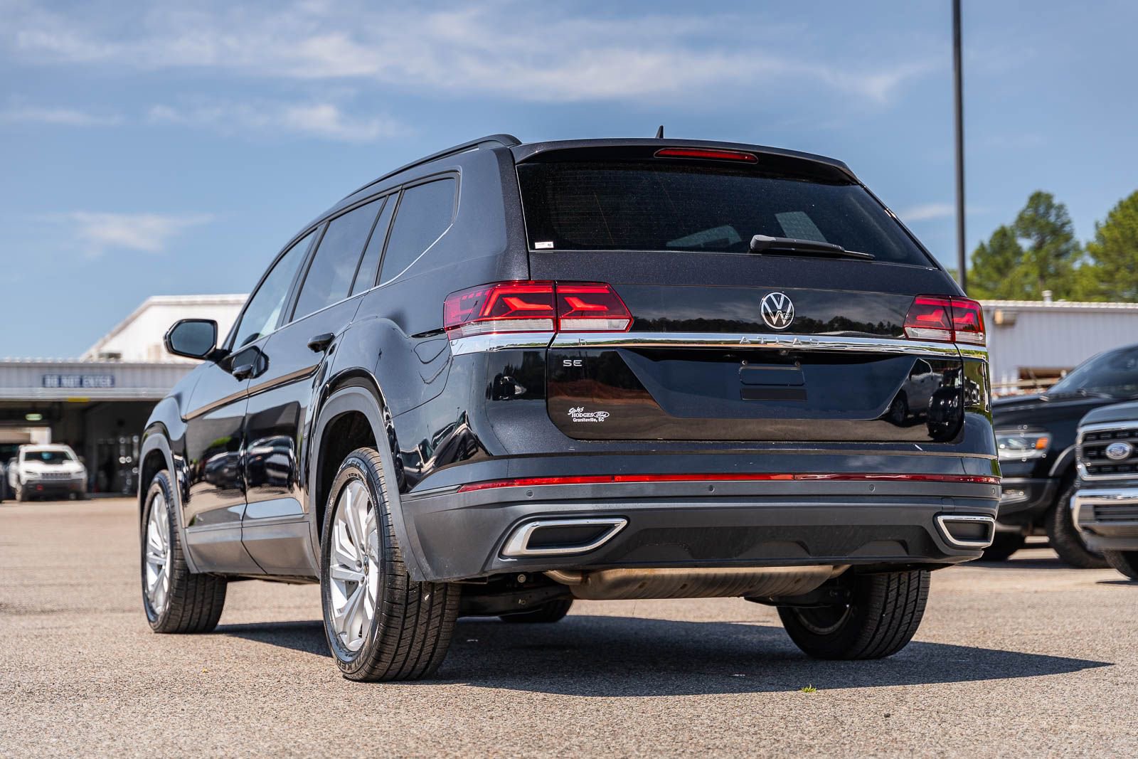Used 2021 Volkswagen Atlas SE w/ Panoramic Sunroof Package FWD image 5