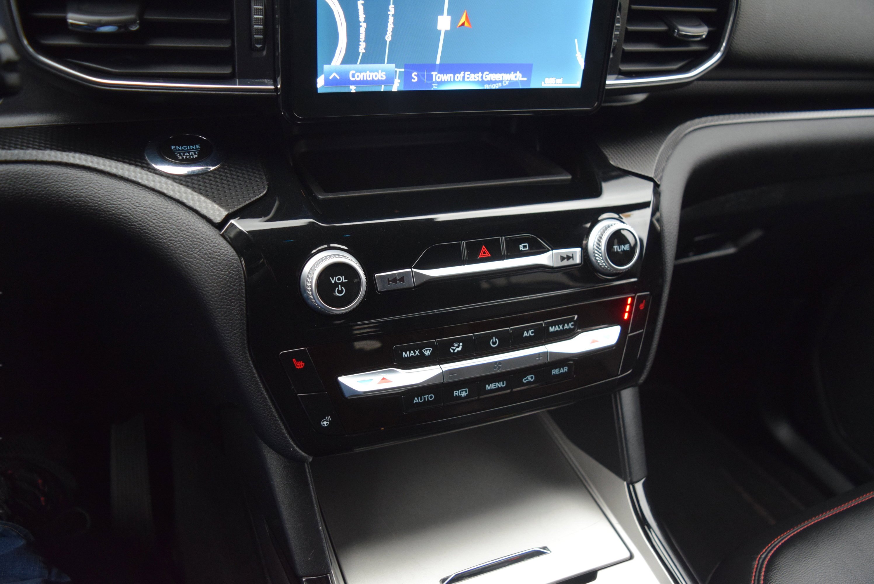 Certified 2023 Ford Explorer ST-Line image 15