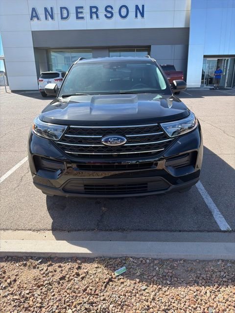 Certified 2024 Ford Explorer XLT image 3