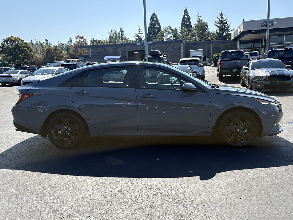 Used 2023 Hyundai Elantra Blue w/ Preferred Accessory Package FWD image 4