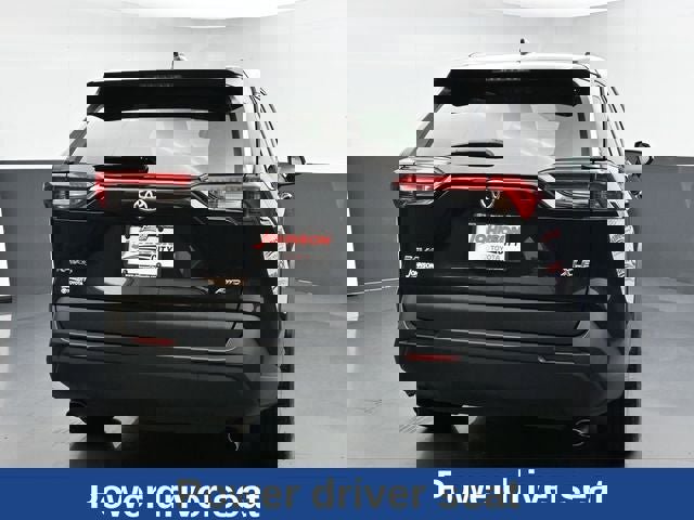 Used 2023 Toyota RAV4 XLE AWD/4WD image 11