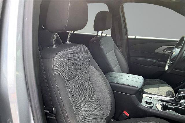 Used 2023 Chevrolet Traverse LT FWD image 7