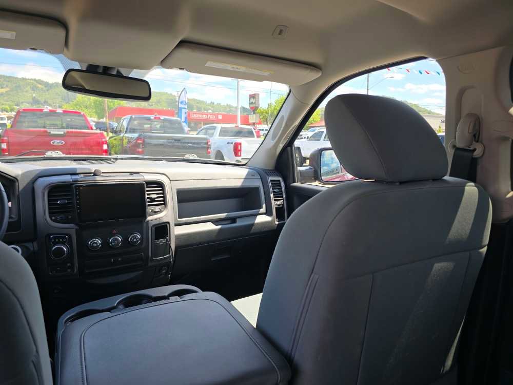 Used 2018 RAM 1500 Express AWD/4WD image 14