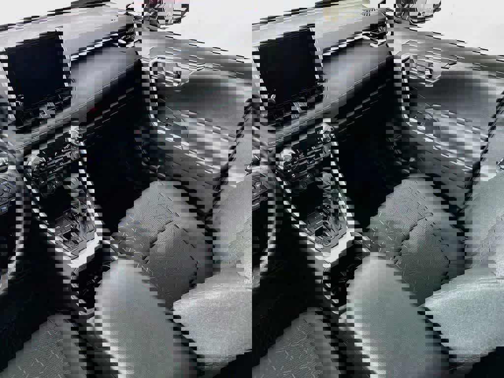 Used 2025 Toyota RAV4 XLE w/ Convenience Package image 11