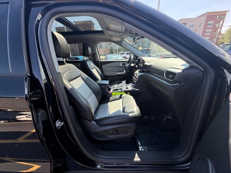 Certified 2023 Ford Explorer XLT w/ Equipment Group 202A AWD/4WD image 14