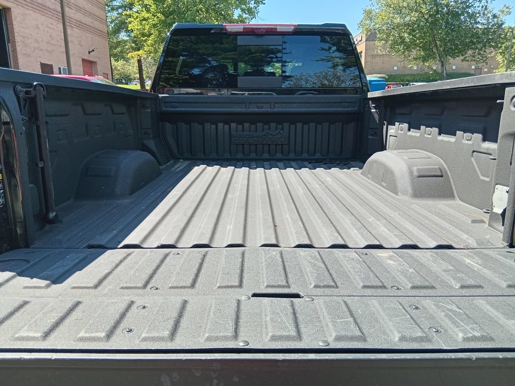 Used 2024 Chevrolet Silverado 2500 High Country w/ Midnight Edition AWD/4WD image 6