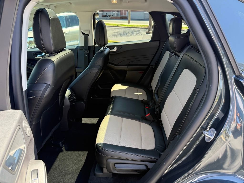 Certified 2022 Ford Escape Titanium w/ Titanium Elite Package AWD/4WD image 20