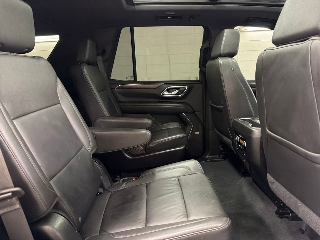 Used 2024 Chevrolet Tahoe Z71 w/ Luxury Package AWD/4WD image 32