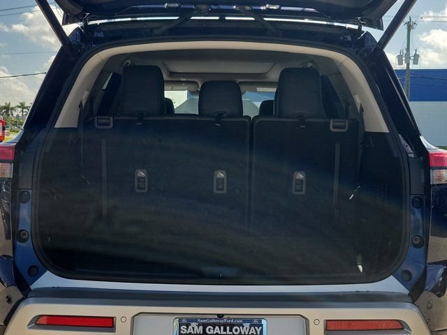 Used 2022 Nissan Pathfinder SL w/ SL Premium Package FWD image 9