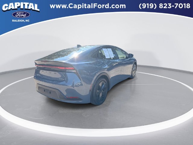 Used 2025 Toyota Prius LE FWD image 8