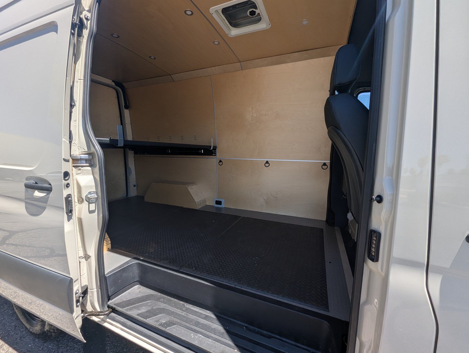 Used 2023 Mercedes-Benz Sprinter 1500 image 9