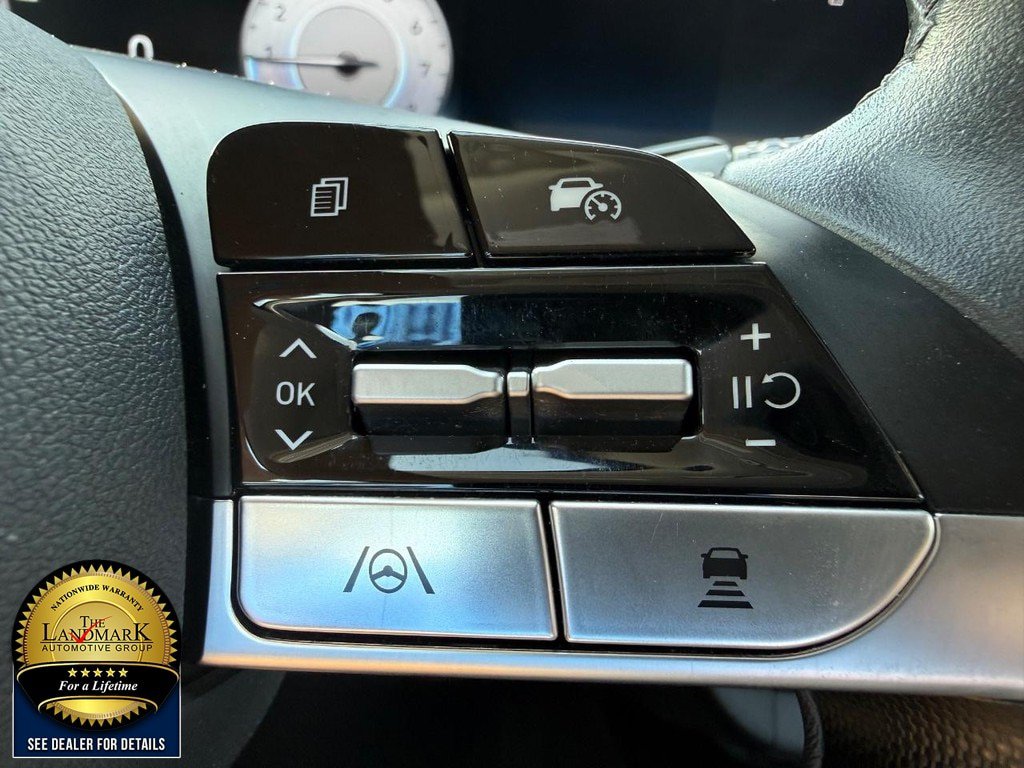 Used 2024 Hyundai Elantra Limited FWD image 11