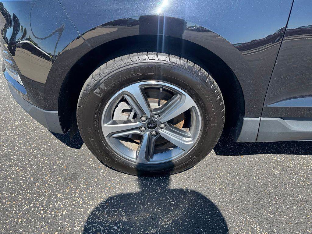 Certified 2024 Ford Edge SEL w/ Convenience Package AWD/4WD image 11