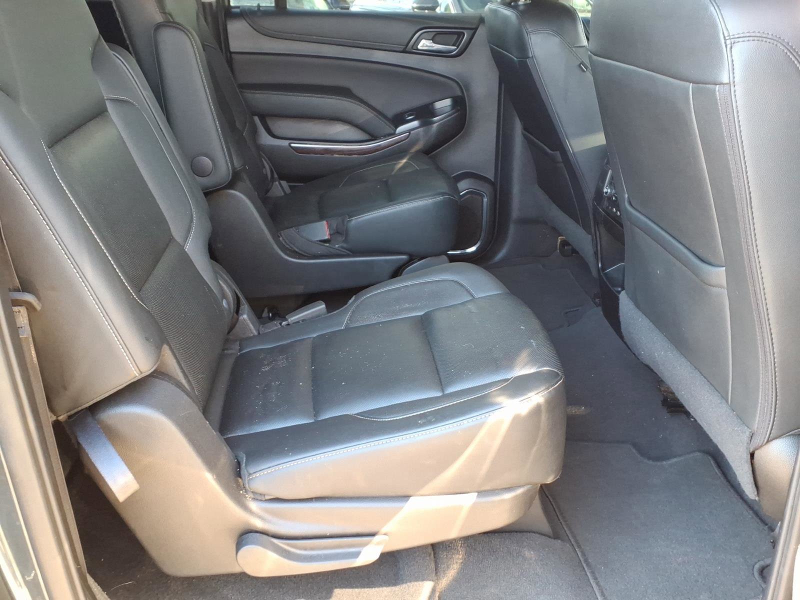 Used 2019 GMC Yukon XL SLT w/ Graphite Performance Edition image 12