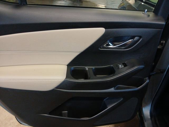 Used 2023 Chevrolet Traverse LS w/ Midnight/Sport Edition image 40