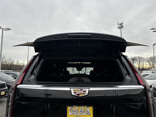 Used 2023 Cadillac Escalade Premium Luxury image 42