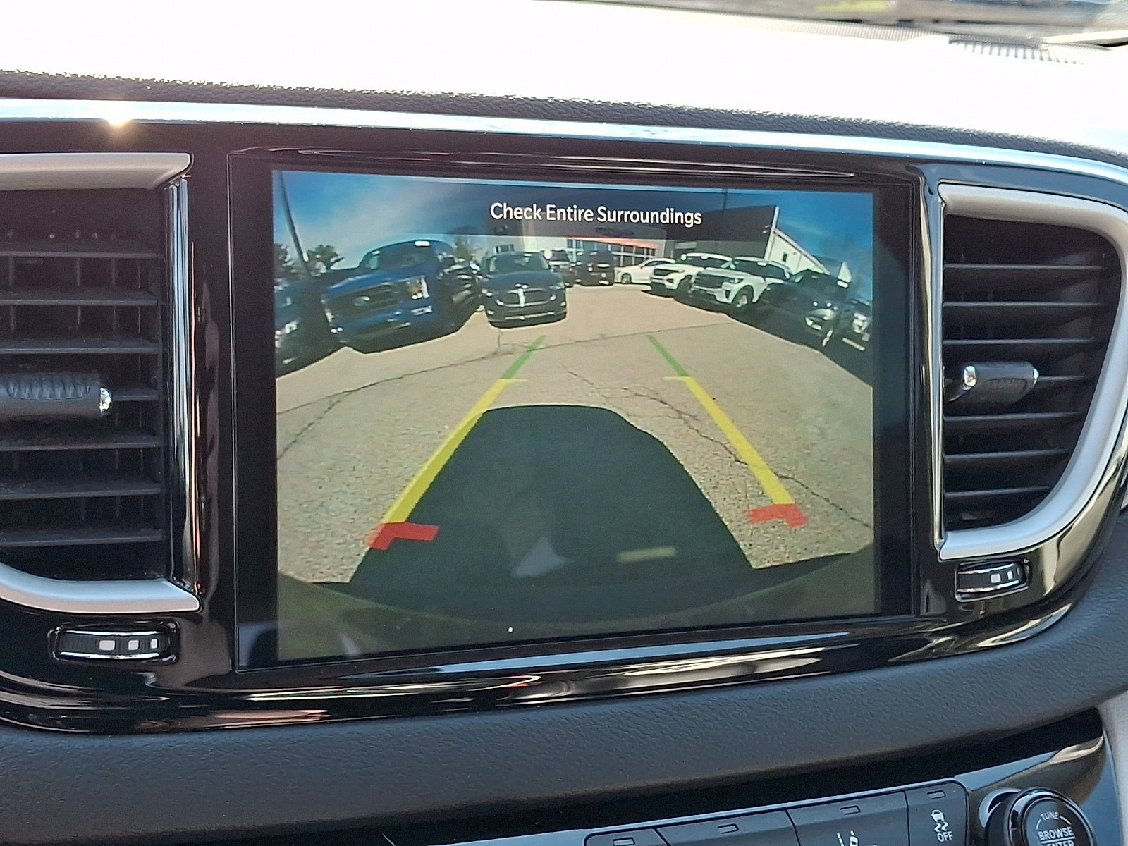 Used 2023 Chrysler Pacifica Touring-L FWD image 21