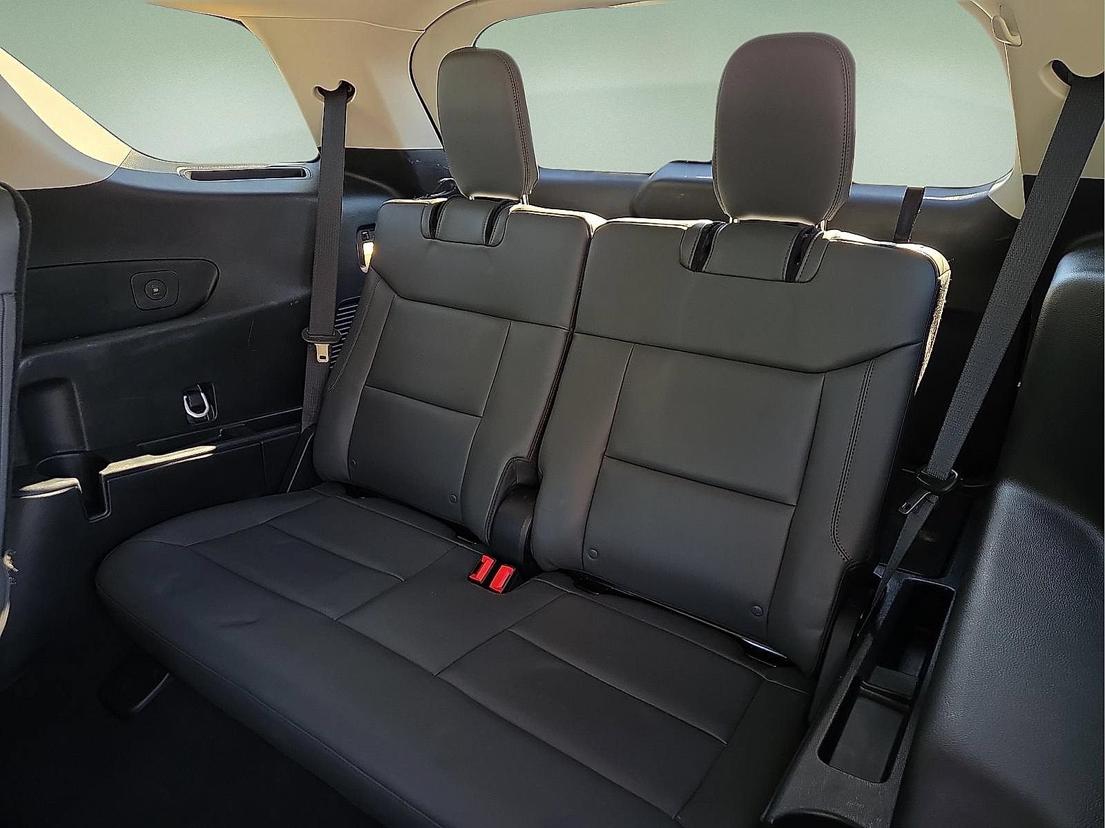 Certified 2025 Ford Explorer Active w/ Active Comfort Package RWD image 10