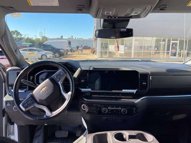 Used 2024 Chevrolet Silverado 3500 LT AWD/4WD image 20