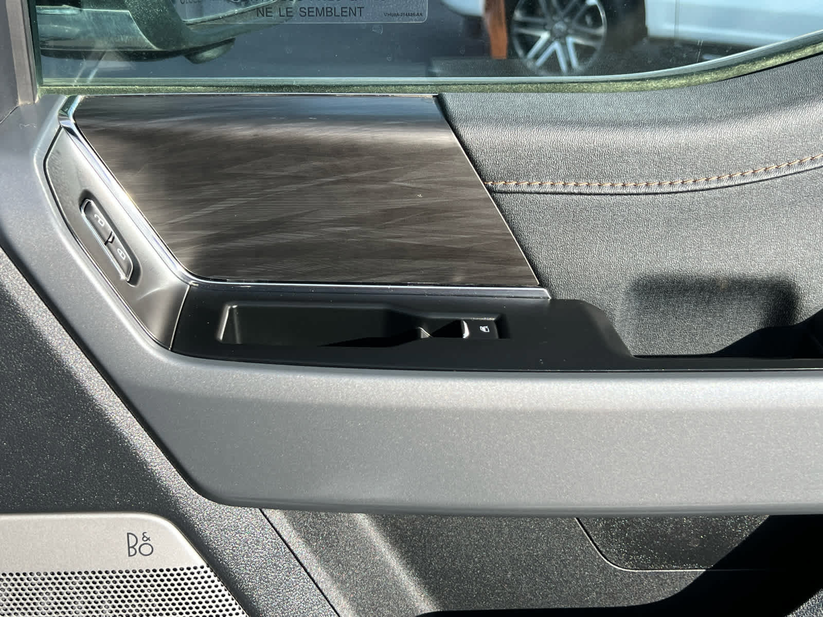 Certified 2025 Ford F150 Lariat w/ FX4 Off-Road Package image 18