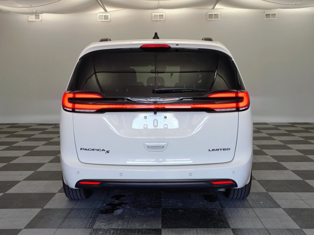 Used 2026 Chrysler Pacifica Limited w/ S Appearance Package FWD image 6