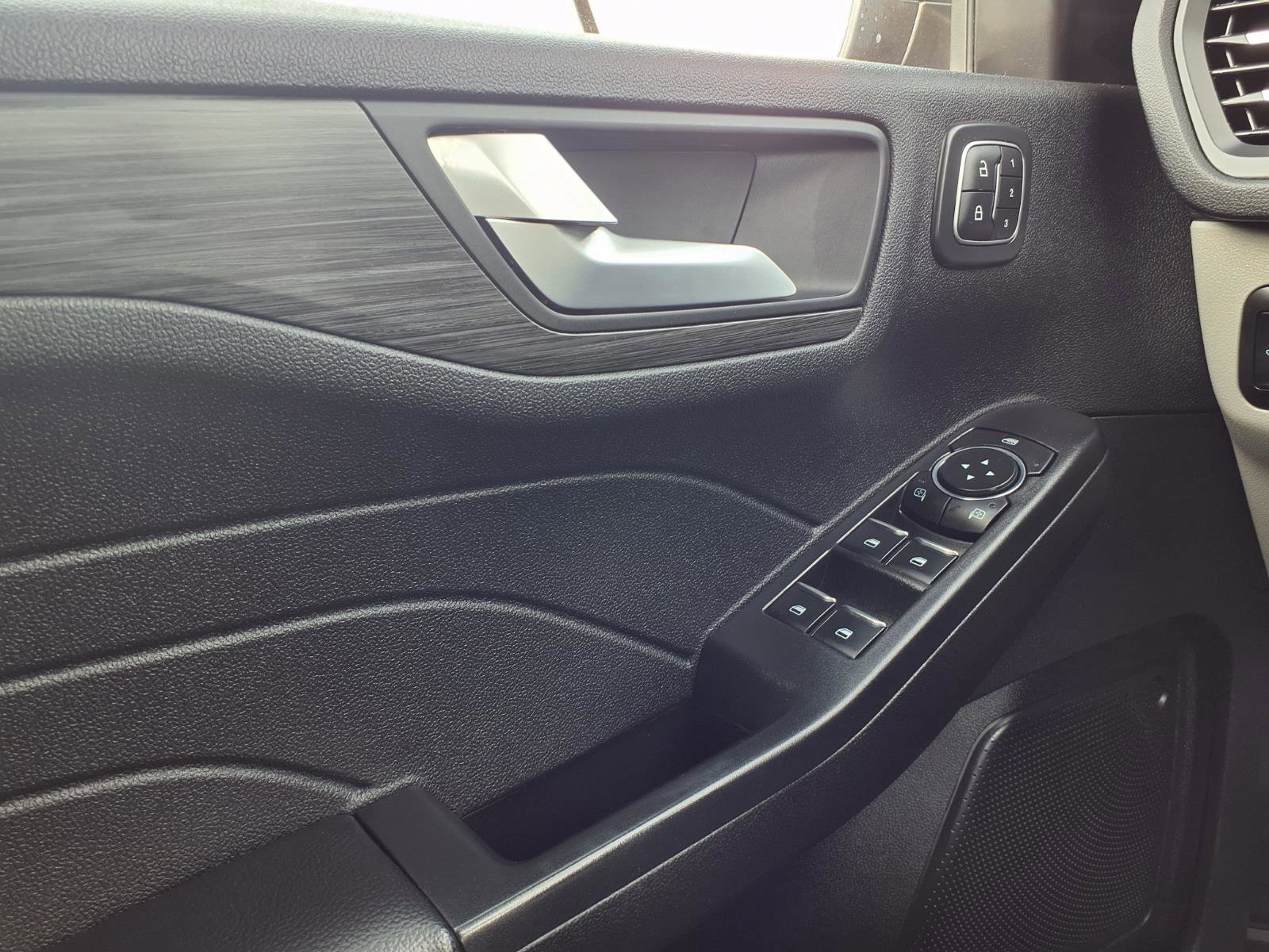 Certified 2023 Ford Escape Platinum image 22